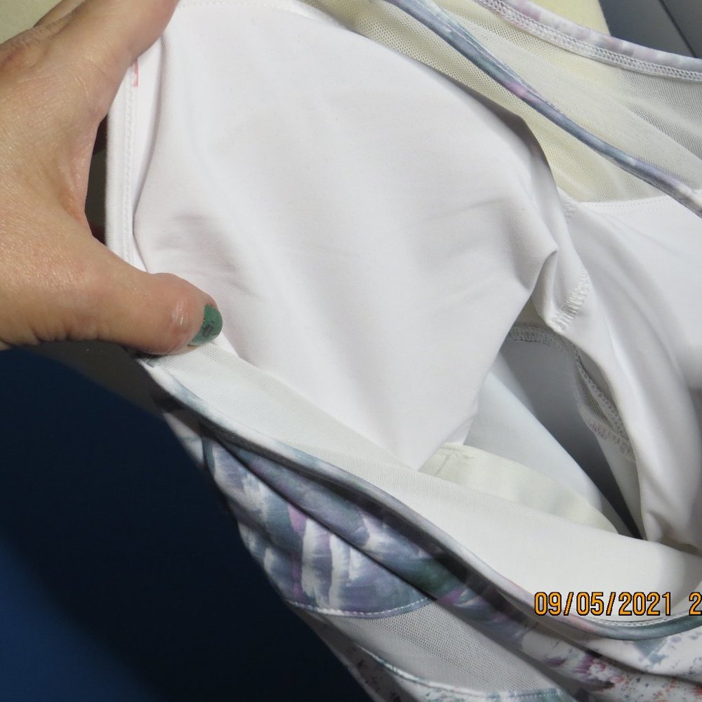 Fabletics Daphne Performance Tank - Picture 5 of 9